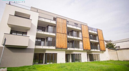 Pronájem novostavby bytu  s terasou a garážovým stání, ul. Střední novosadská, Olomouc.