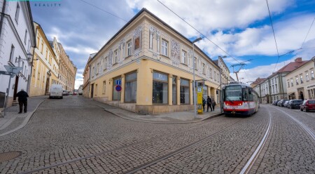 Pronájem exkluzivního bydlení o dispozici 1+1 v historickém centru města Olomouce. 