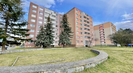 Pronájem nízkonákladavého bytu o dispozici 2+kk s balkonem na ulici Kmochova v Olomouci.
