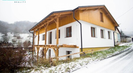 Prodej krásného dvougeneračního domu po kompletní a stylové rekonstrukci v obci Bedřichov u Oskavy.