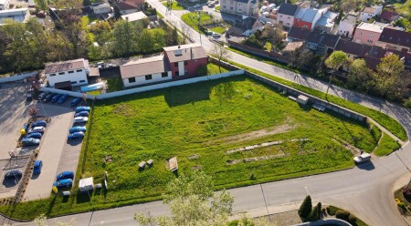 Pronájem plochy 3556m2 v oploceném a uzavřeném areálu v Olomouci na ulici Průmyslová