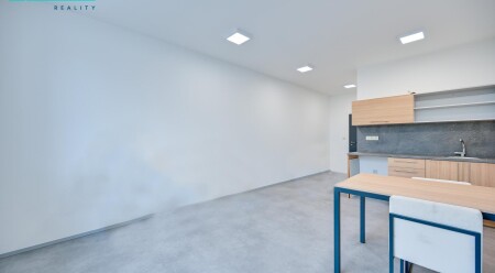 Pronájem kompletně zrekonstruovaných bytů o dispozici 1+kk na ul. Za drahou ve Štěpánově.