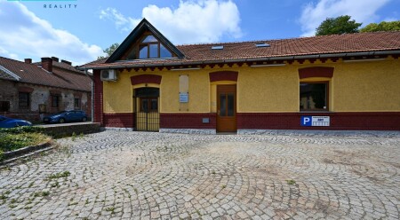 Pronájem prostorných kancelářských prostor s vlastním parkováním v centru Olomouce.