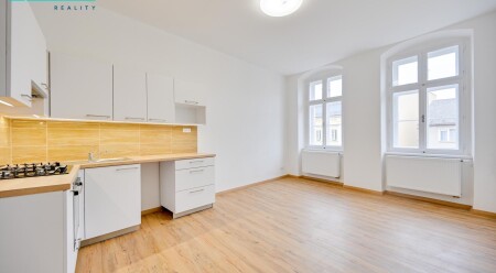 Pronájem krásného kompletně zrekonstruovaného bytu o dispozici 2+kk na ul. Bezručova ve Šternberku