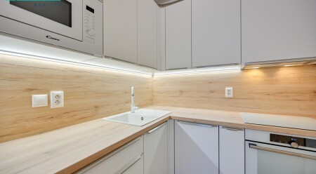 Pronájem krásného bytu s terasou, parkovacím stáním a sklepem na ul. Družební, v Olomouci