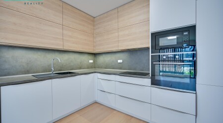 Pronájem krásné novostavby bytu s terasou nacházející se na ulici Věry Pánkové v Olomouci.