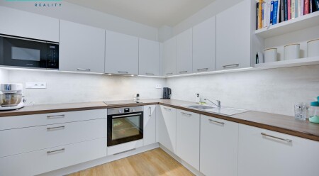 Pronájem krásné novostavby bytu nacházející se na ul. E. Hamburgera v Olomouci. 