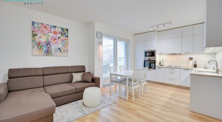 Nabízíme k pronájmu krásný a plně vybavený byt 3+kk s balkonem na ulici Wolkerova v Olomouci