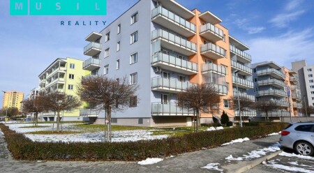 Prodej cihlového bytu o dispozici 2+kk a výměře 62 m2 s balkónem na ulici Peškova v Olomouci.