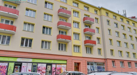 Pronájem prostorného bytu 3+1 s neprůchozími pokoji a balkonem | Kapitána Nálepky, Olomouc