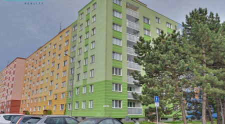 Pronájem prostorného bytu 3+1 se dvěma koupelnami a lodžií | Rožňavská, Olomouc