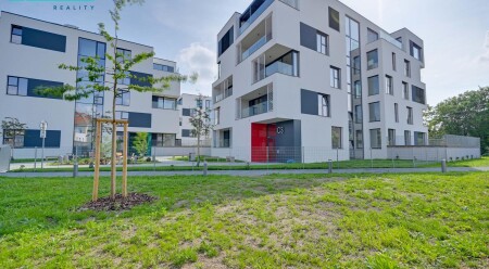 Pronájem krásné novostavby bytu s terasou v nově vzniklé luxusní rezidenci Šantovka Living Olomouc.