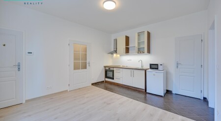 Pronájem moderního bytu 2+KK po kompletní rekonstrukci na ulici Šmeralova v Olomouci