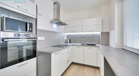 Pronájem novostavby bytu s terasou a parkovacím stáním ul. E. Husslera Olomouc.