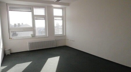 Pronájem kanceláří o výměře 74 m2 s parkováním v Olomouci.